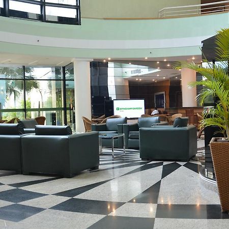 מלון Wyndham Garden מנאוס מראה חיצוני תמונה