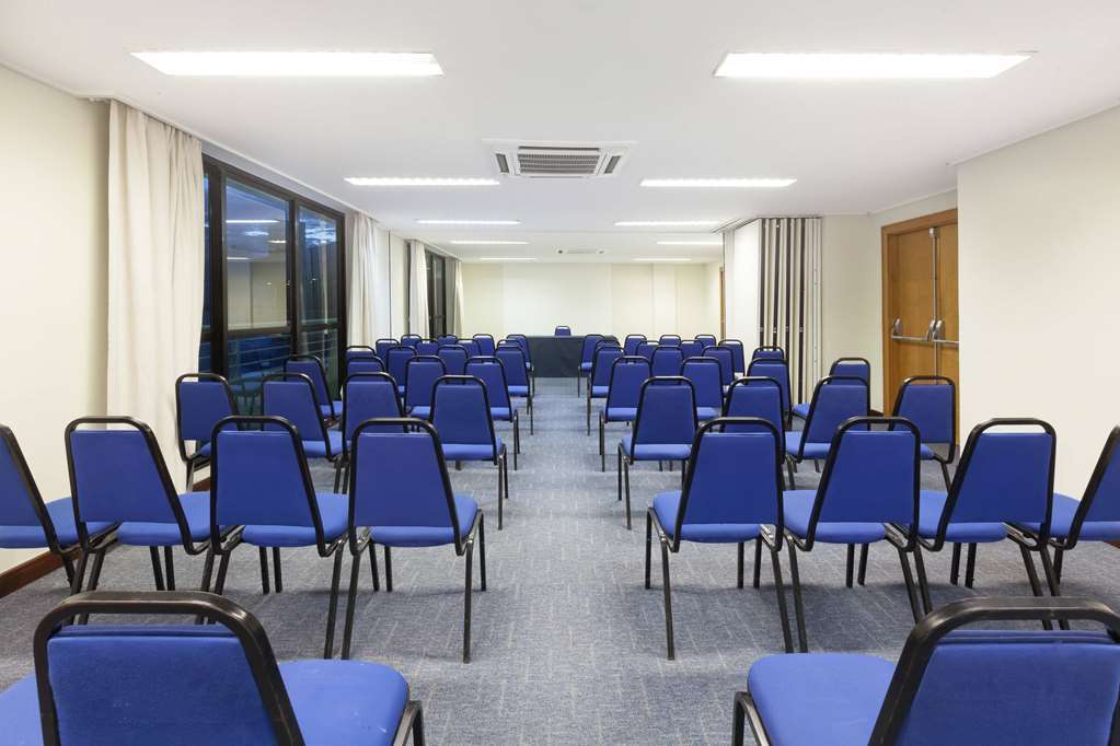 מלון Wyndham Garden מנאוס מתקנים תמונה